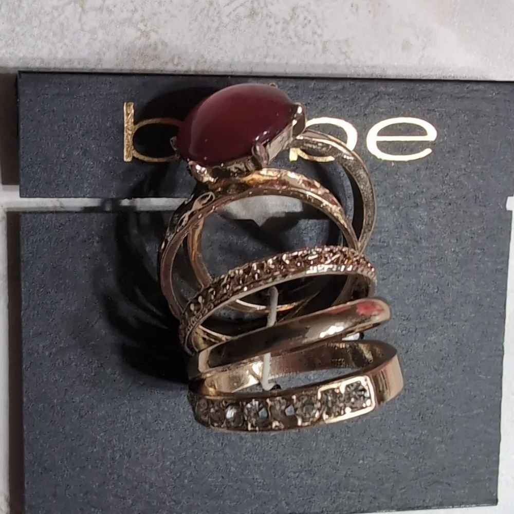 bebe chic ring